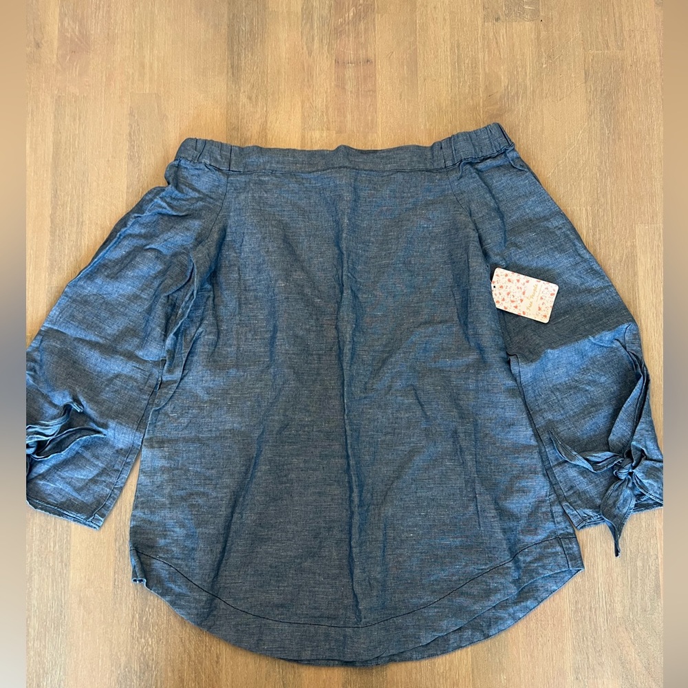 NWT FREE PEOPLE OFF SHOULDER CHAMBRAY TOP